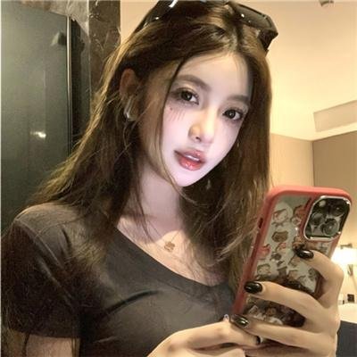 蓝天花朵